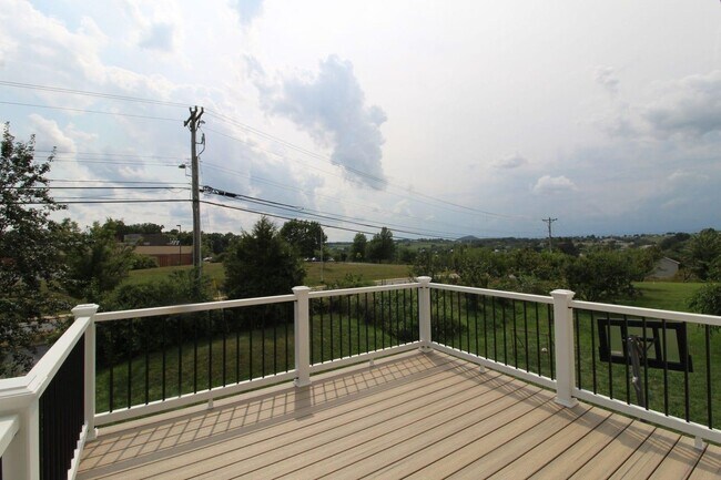 Building Photo - 1311 Stonechris Dr