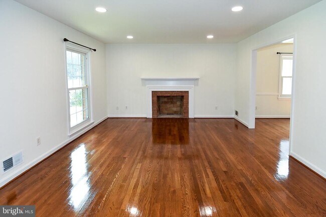 Building Photo - 7513 Sebago Rd