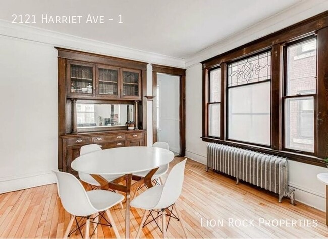 Building Photo - 2121 Harriet Ave