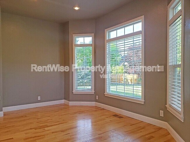 Building Photo - 1473 N Watson Way
