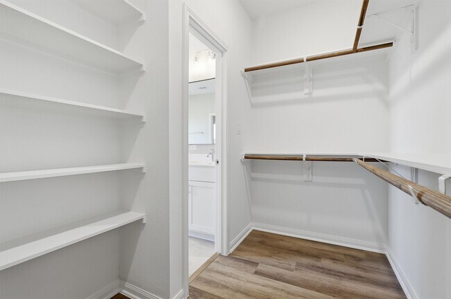 Building Photo - 9906 Clark Cyn Ln