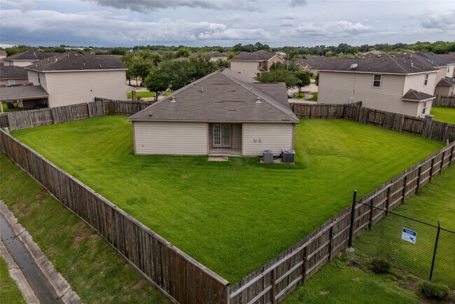 Building Photo - 8234 Hall View Dr