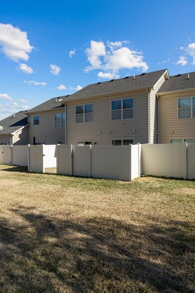 Building Photo - 911 Keepsake Diamond Ln