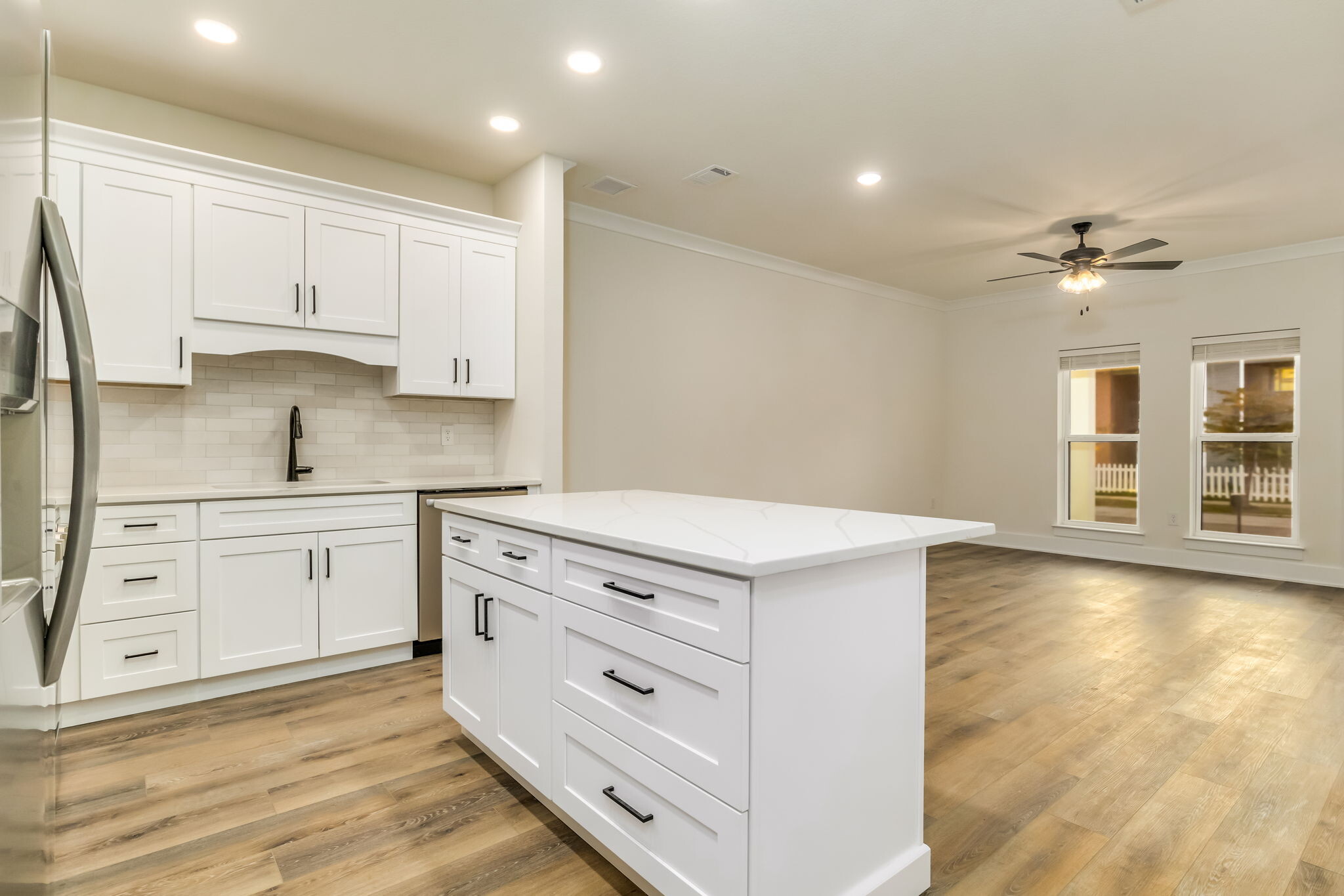 Building Photo - 520 N De Villiers St