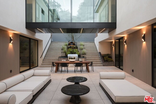 Building Photo - 5208 Sanchez Dr