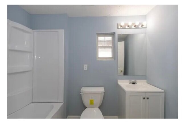 Building Photo - 1033 N Belmont Ave