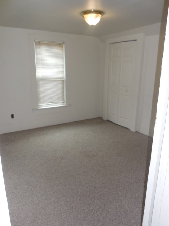 Building Photo - 509 N Forest St