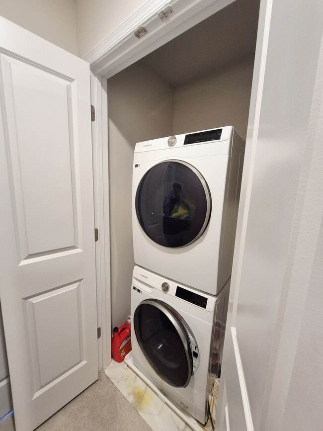 Building Photo - 4012 Pk Trl Dr