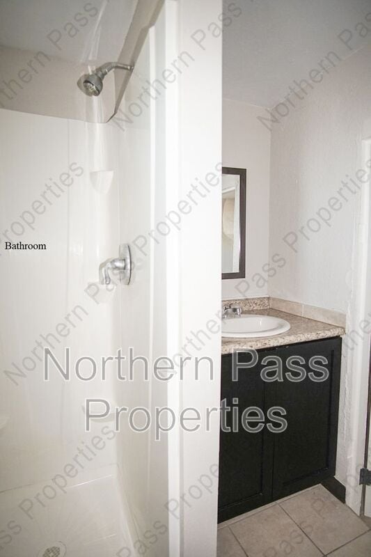 Building Photo - 411 Dodge Rd