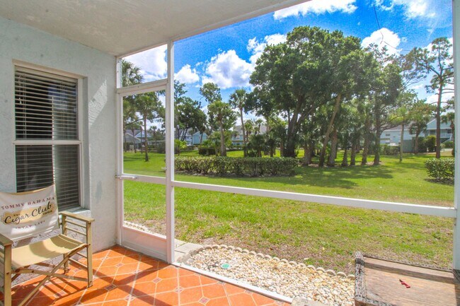 Building Photo - 2/2 REMODELED UNFURNISHED CONDO 1ST FLOOR ...