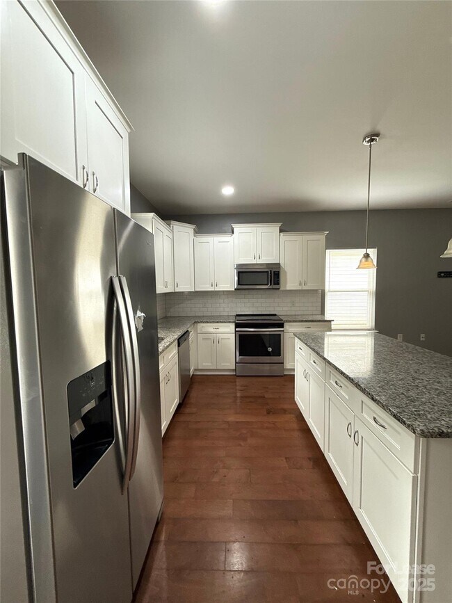 Building Photo - 635 Northway Dr