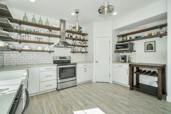Building Photo - Luxury Estate Compound in Woodinville