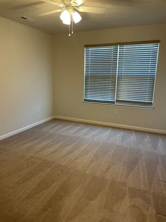 Building Photo - Beautiful 5 bedroom home built in 2022