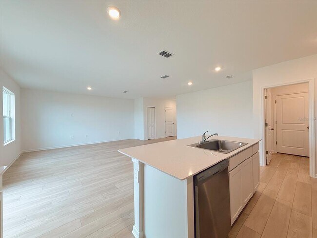 Building Photo - 6481 DOMIZIO Dr