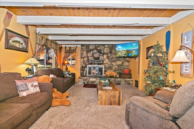 Building Photo - 420 Sheridan Dr