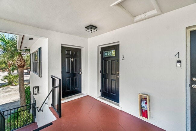 Building Photo - 200 SW 7th St