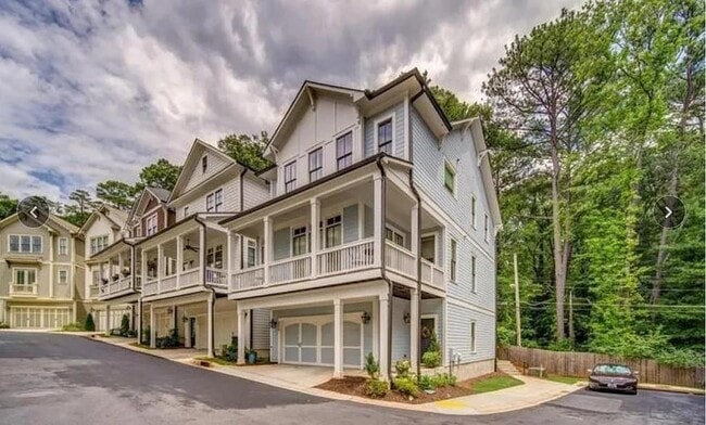 Building Photo - 830 Grove Bnd