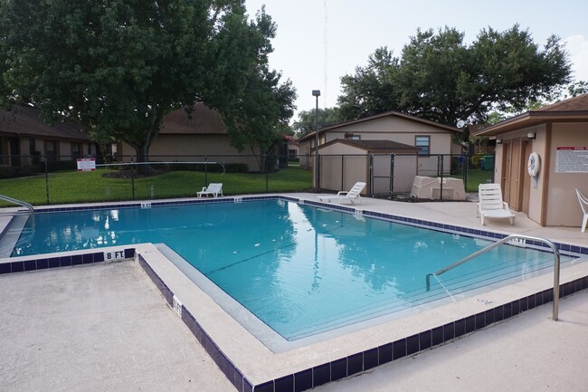 Building Photo - Ride your bike to Downtown Winter Garden Studio Available Now