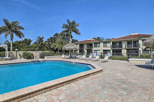 Building Photo - 6372 Palma Del Mar Blvd S