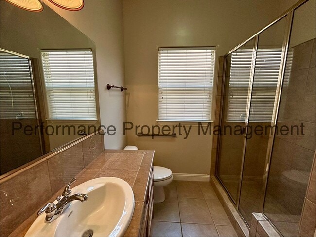 Building Photo - Stunning 4 Bed/ 2 Bath NW Bakersfield Home...