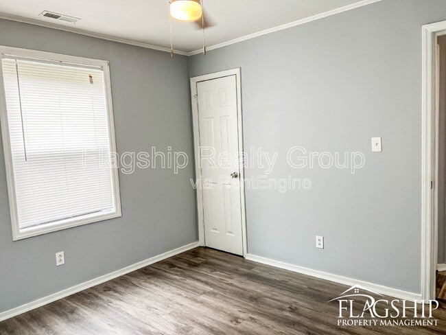 Building Photo - 122 Blaire Ln