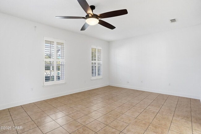 Building Photo - 323 Madison Circle