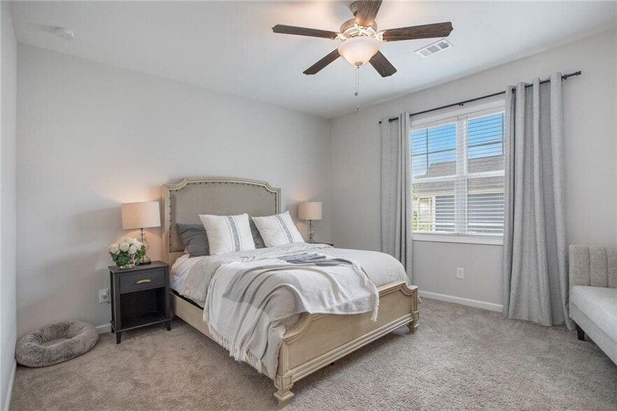 Building Photo - 1961 James Red Moore Blvd