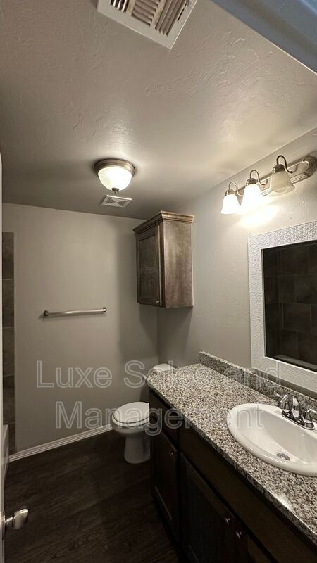 Building Photo - 4716 River Mesa Dr