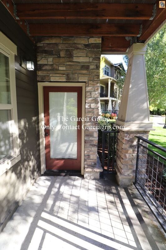 Building Photo - 765 NE Adwick Dr