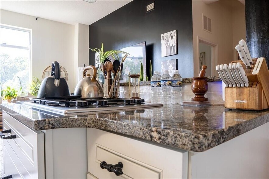 Building Photo - 3820 Roswell Rd NE