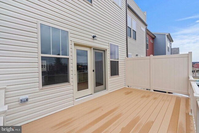 Building Photo - 1725 Evansberry Dr