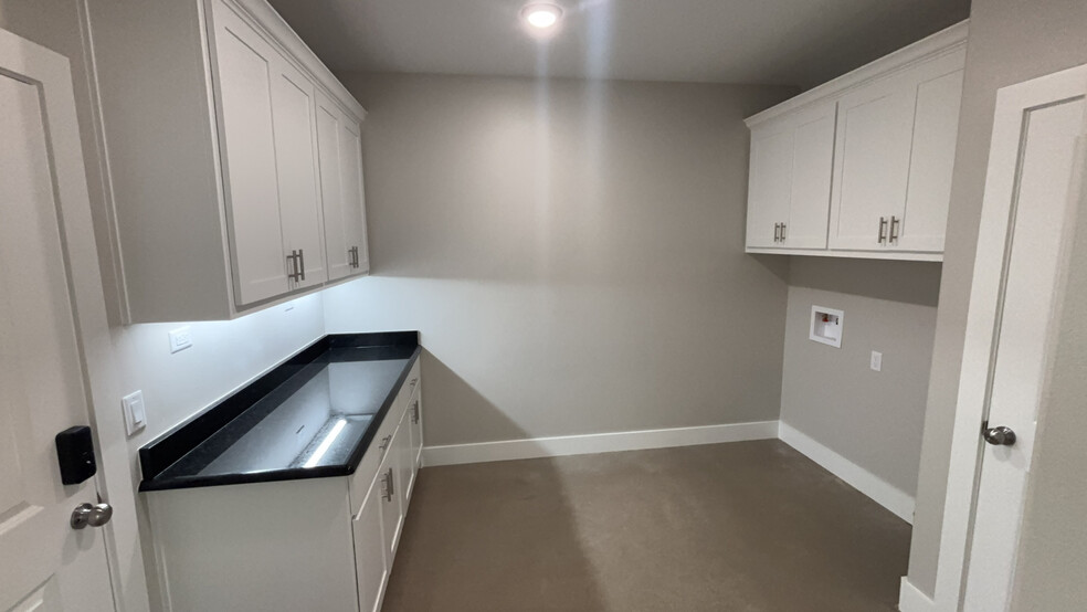 Utility Room - 12542 Vinson Cir