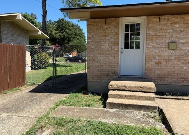 Building Photo - Nice property in Richardson....
