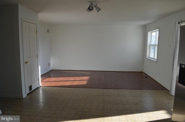 Building Photo - 12113 Fallen Timbers Cir