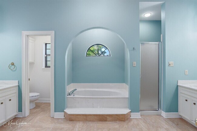 Building Photo - "Elegant 4-Bedroom Home in Bossier City with Granite Countertops & Cozy Fireplace!"
