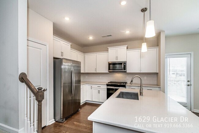 Building Photo - 1629 Glacier Dr