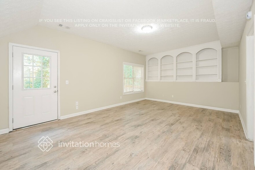 Building Photo - 1661 Hampton Walk Dr NE