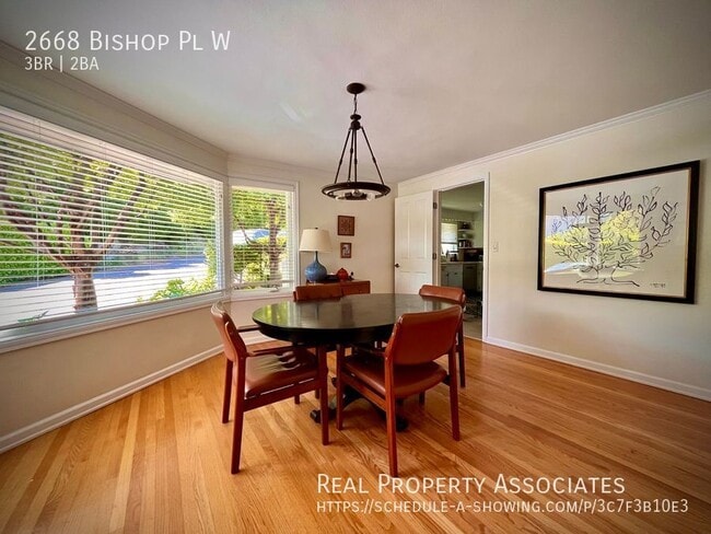 Building Photo - 2668 Bishop Pl W