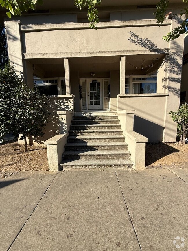 Building Photo - 2130 P St