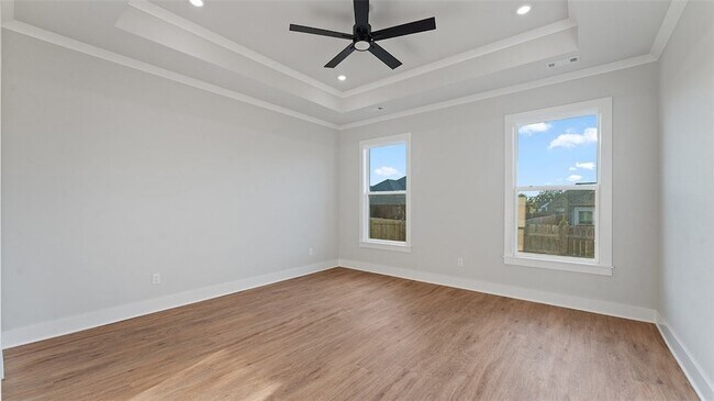 Building Photo - 930 Moksha St