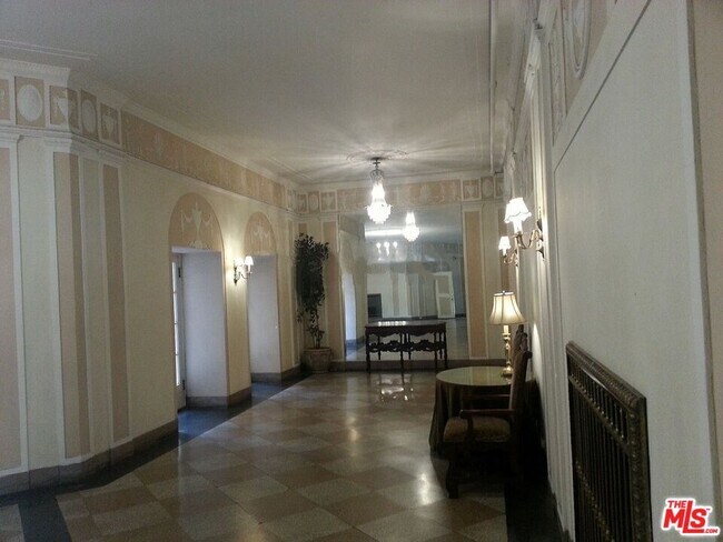 Building Photo - 3278 Wilshire Blvd