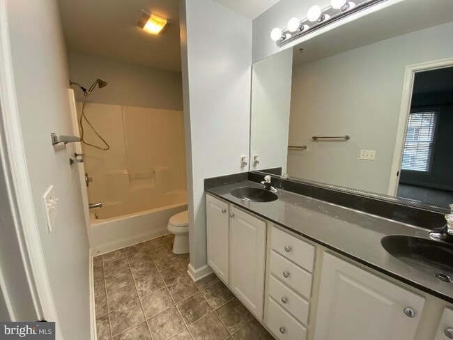 Building Photo - 28447 Pinehurst Cir