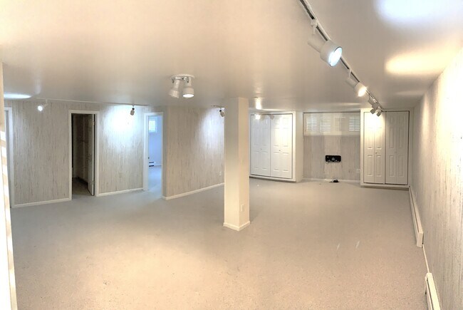 Building Photo - 3055 Crabapple Rd