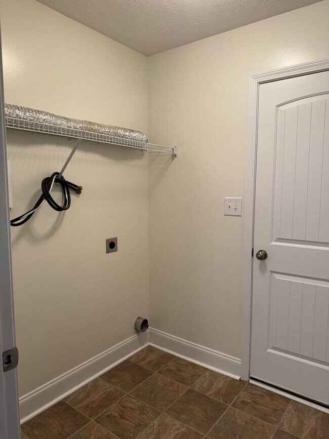 Building Photo - Move in Special! Beautiful Home Built in 2021! Open Floor Plan with 4bed/2.5 Bath and Fenced yard!