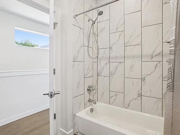 Building Photo - MOVE IN READY