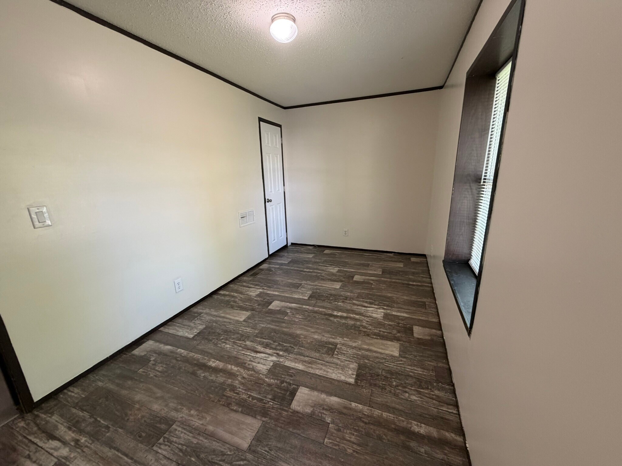 Building Photo - 2331 Wellington Green Dr