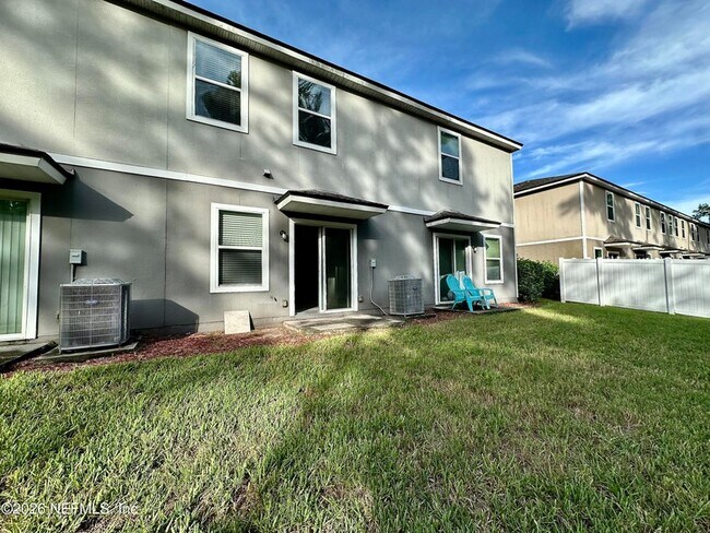 Building Photo - 794 Servia Dr