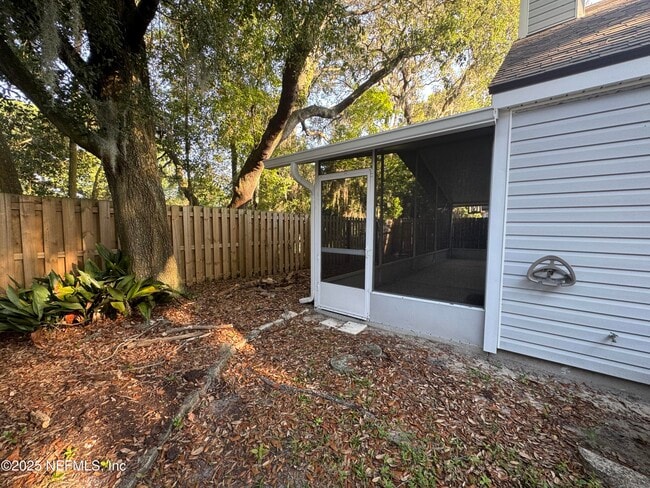 Building Photo - 7701 Leesburg Dr S