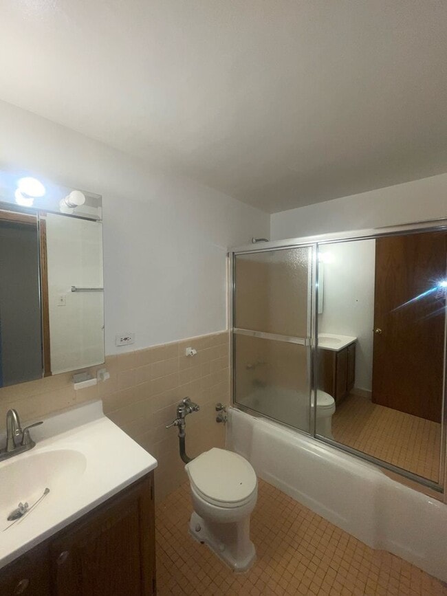 Building Photo - 4180 N Marine Dr