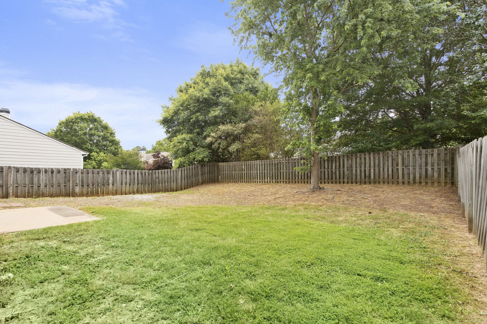 Building Photo - 2325 Winthrope Way Dr